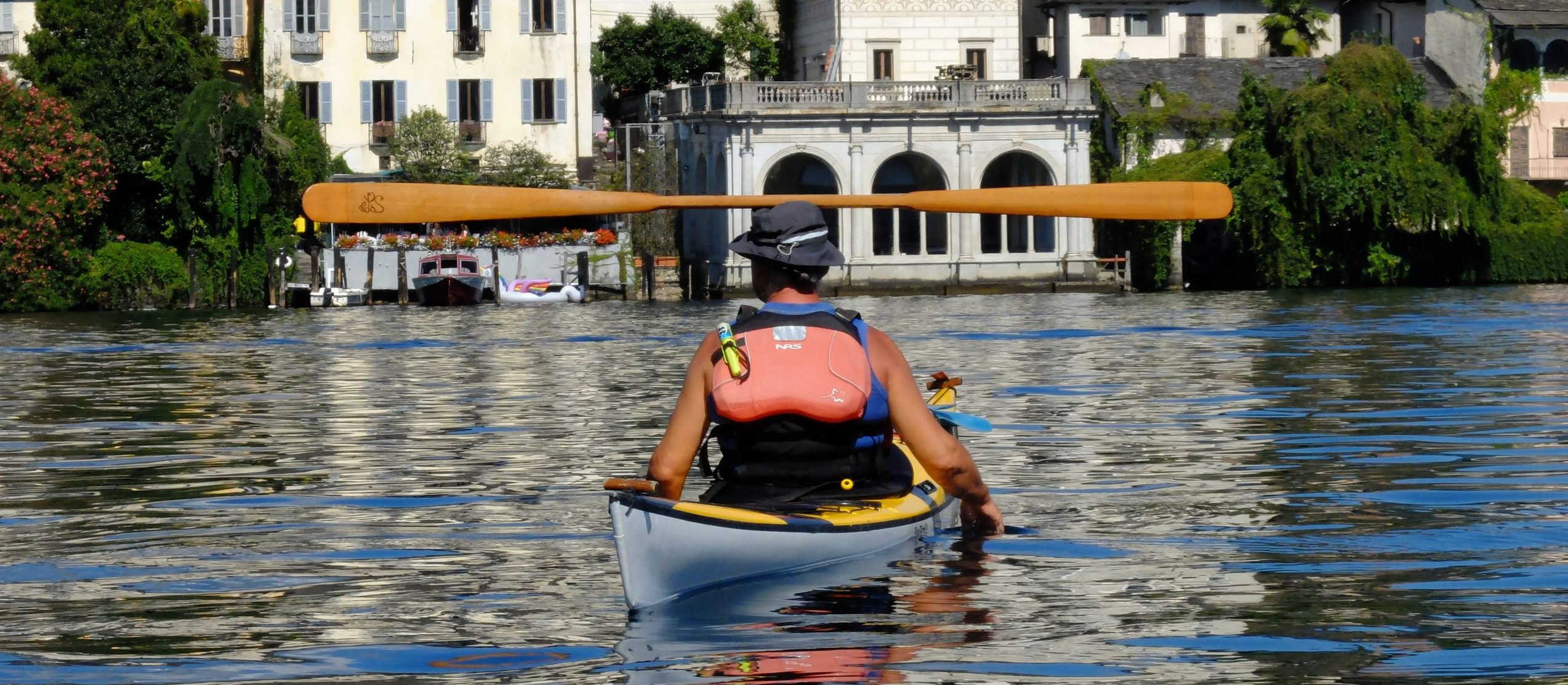 in equilibrio regala una esperienza in kayak